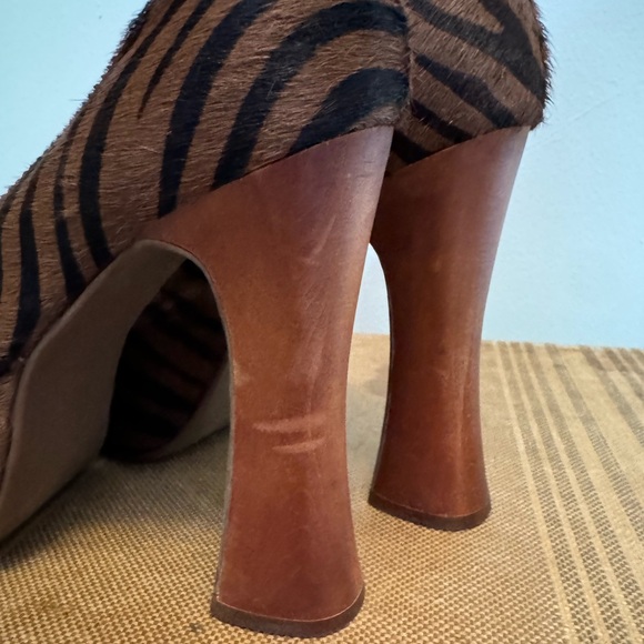 Jeffery Campbell for iDore Brown Zebra Platforms - Picture 5 of 5